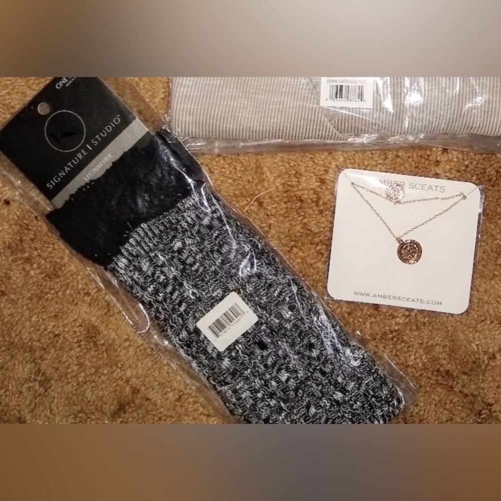 Leg warmers and necklace bundle